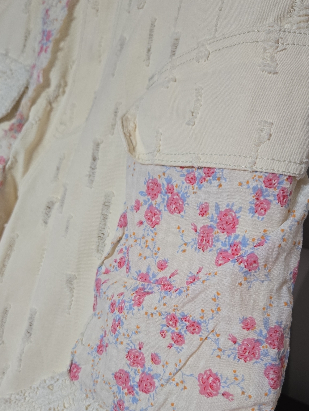POL Cream Floral Patchwork Cargo Pants L W16 - Picture 3 of 4